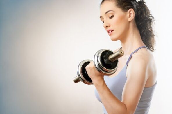 Latihan fisik dengan dumbel akan membantu proses penurunan berat badan sebanyak 5 kg dalam 7 hari